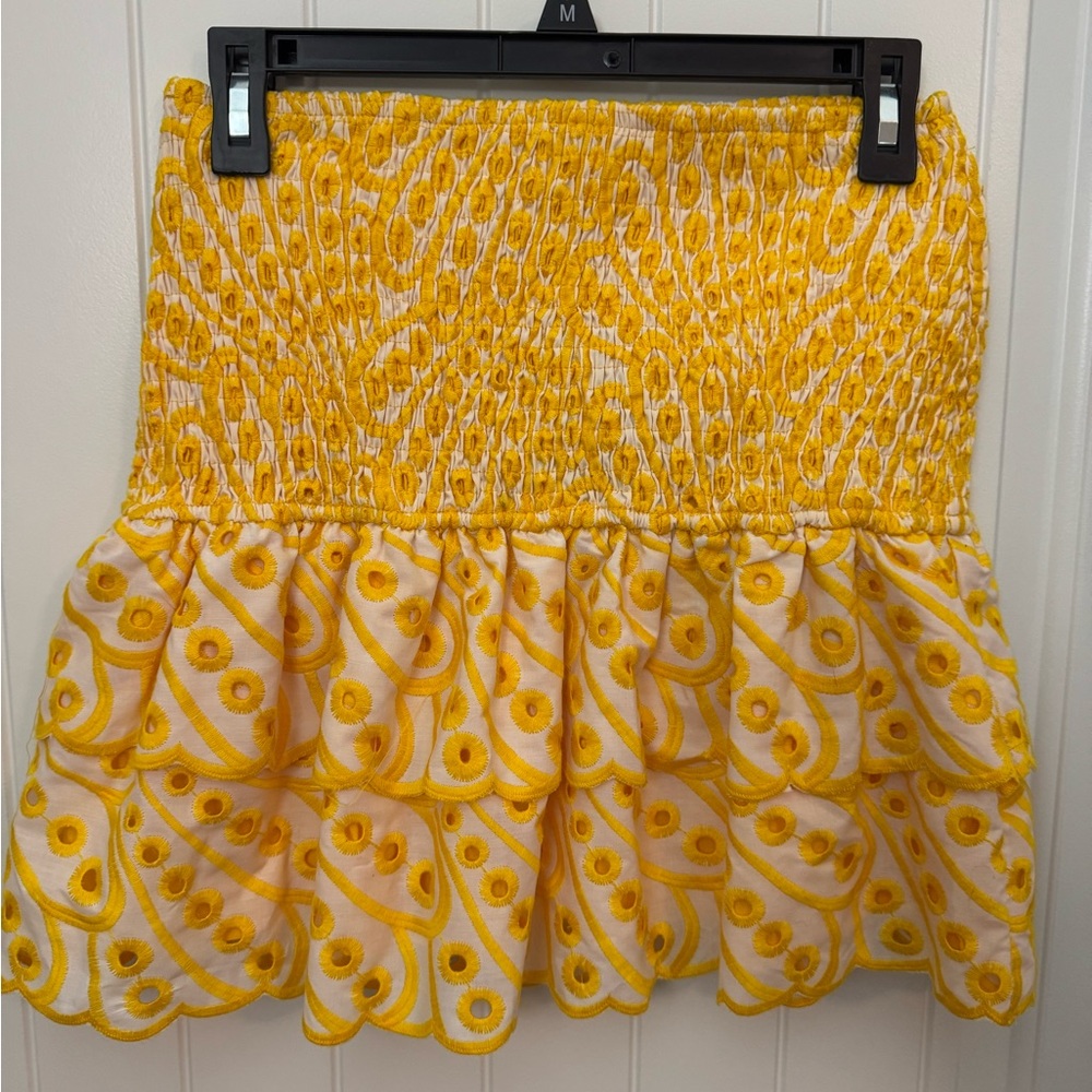 Main Strip Yellow and White Patterned Crop Top and skirt medium. NWT - Picture 2 of 9